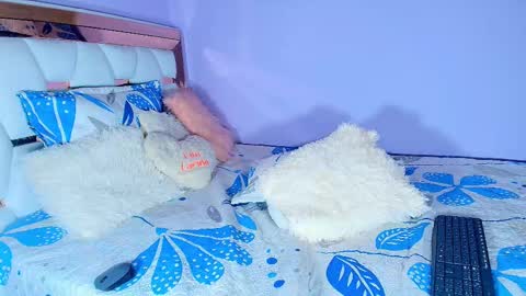 julieth rossi online show from 09/18/25, 10:34