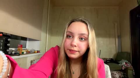 Mia online show from 10/19/25, 08:20