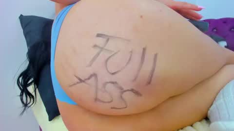 Snapshot of juliett_horny chatting on 02/22/25, 12:29 juliett online show from 02/22/25, 12:29