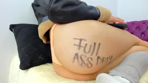 Snapshot of juliett_horny chatting on 03/01/25, 06:11 juliett online show from 03/01/25, 06:11