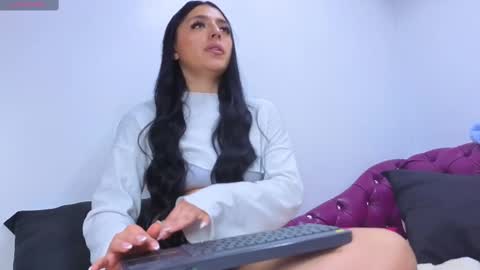 Snapshot of juliett_horny chatting on 10/01/25, 01:28 juliett online show from 10/01/25, 01:28