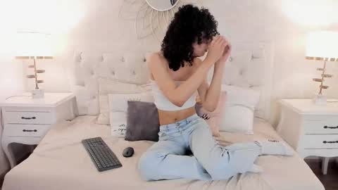 Snapshot of julietta___ chatting on 03/24/26, 12:21 julietta online show from 03/24/26, 12:21