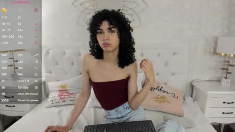 Snapshot of julietta___ chatting on 03/30/26, 01:01 julietta online show from 03/30/26, 01:01