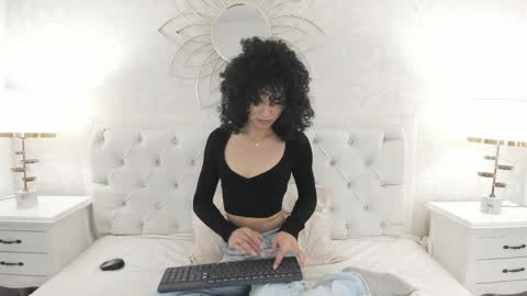 Snapshot of julietta___ chatting on 04/02/26, 12:14 julietta online show from 04/02/26, 12:14