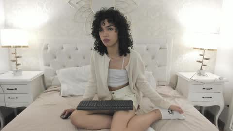 Snapshot of julietta___ chatting on 04/03/26, 12:47 julietta online show from 04/03/26, 12:47