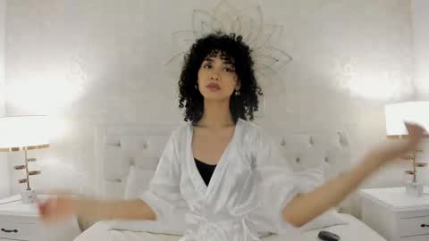 Snapshot of julietta___ chatting on 04/16/26, 12:06 julietta online show from 04/16/26, 12:06