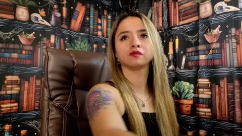 Snapshot of julietta__jackson chatting on 01/31/25, 12:28 Julietta Jackson online show from 01/31/25, 12:28