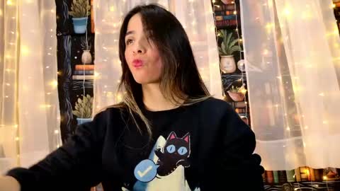 Snapshot of julietta__jackson chatting on 05/10/26, 10:15 Julietta Jackson online show from 05/10/26, 10:15