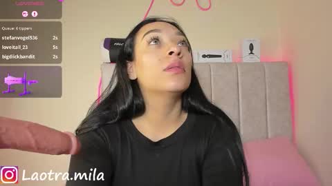 Snapshot of juliettaa_1 chatting on 11/19/25, 02:22 IG mila delux online show from 11/19/25, 02:22