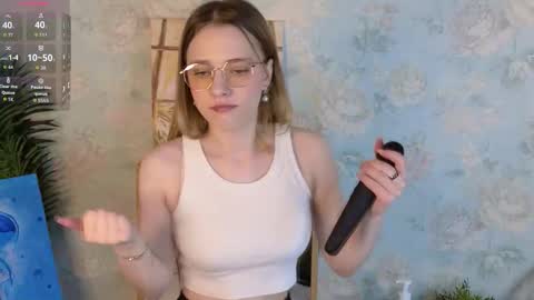 Mia online show from 02/05/26, 03:11