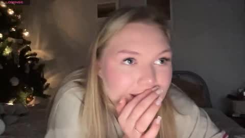 Julie online show from 01/06/26, 01:37