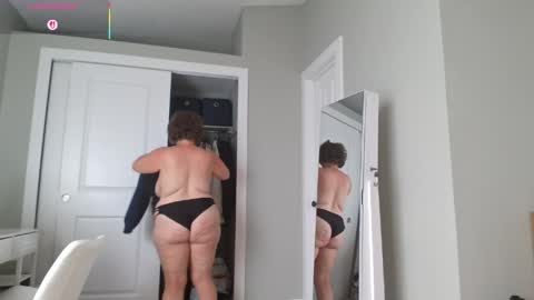 Juli Monroe online show from 05/01/26, 03:16