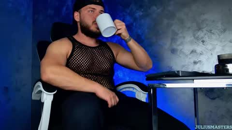 JULiUS   online show from 02/02/26, 09:02