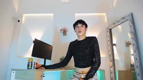 jullian online show from 05/06/26, 01:25