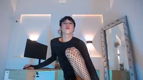 jullian online show from 05/19/26, 08:04