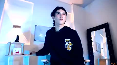 jullian online show from 07/11/26, 07:38