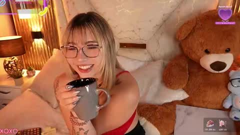 jullianapriv_ online show from 02/12/26, 03:07