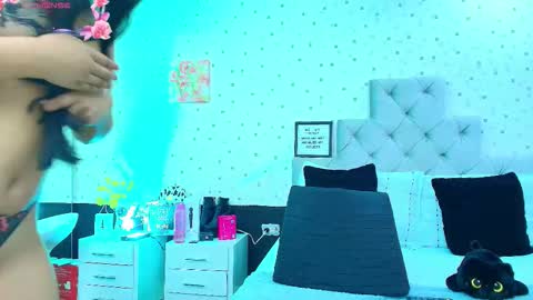 Julieta Reyes   online show from 03/09/26, 11:58