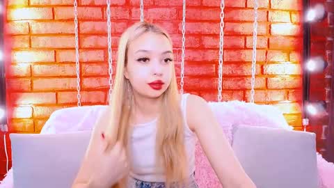 Snapshot of jullymood chatting on 06/09/26, 02:01 DoubleCherry online show from 06/09/26, 02:01