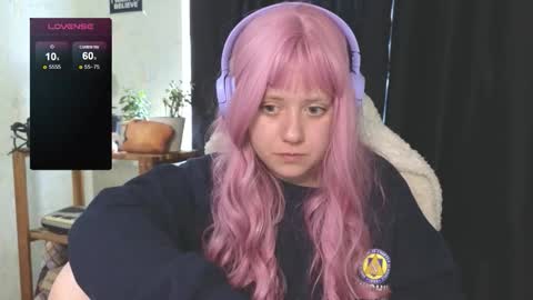 Snapshot of june_shy0 chatting on 09/25/25, 07:12 June online show from 09/25/25, 07:12