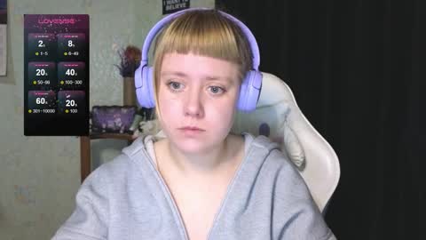 Snapshot of june_shy0 chatting on 09/29/25, 03:44 June online show from 09/29/25, 03:44