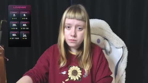 Snapshot of june_shy0 chatting on 11/19/25, 07:52 June online show from 11/19/25, 07:52