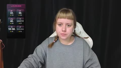 Snapshot of june_shy0 chatting on 12/03/25, 08:00 June online show from 12/03/25, 08:00