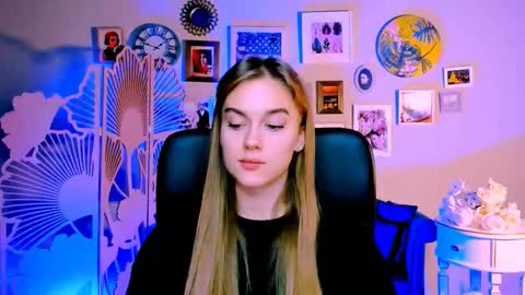 junewoods online show from 11/14/25, 12:37