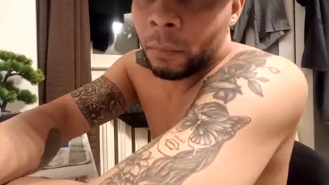 junior1033760 online show from 04/05/26, 08:06