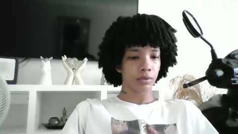 Snapshot of junior_thegoldenboy chatting on 05/17/26, 04:14 junior_thegoldenboy online show from 05/17/26, 04:14