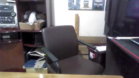 Snapshot of juniorextr_18_ chatting on 12/27/24, 02:25 juniorextr_18_ online show from 12/27/24, 02:25