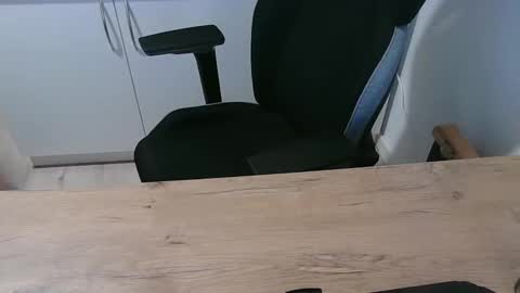 junk2711 online show from 02/26/25, 03:19