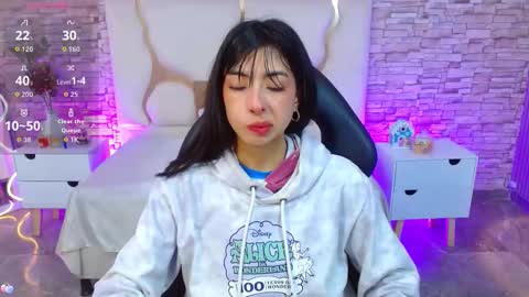 Snapshot of juno_tay chatting on 11/24/25, 11:54 JUNO online show from 11/24/25, 11:54