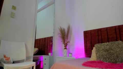 Snapshot of jupiterfoxxxx chatting on 09/22/25, 11:51 Jupiter Fox online show from 09/22/25, 11:51