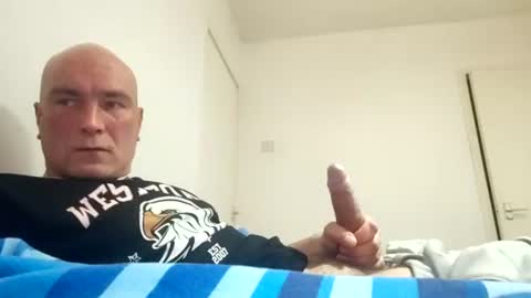 Snapshot of jurokplayer36 chatting on 10/29/25, 10:00 Yuri online show from 10/29/25, 10:00