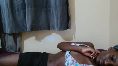 Snapshot of just_ebonee chatting on 11/10/25, 12:09 just ebonee online show from 11/10/25, 12:09