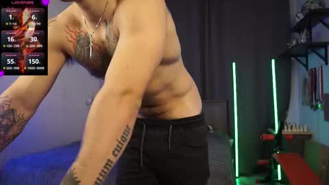 Snapshot of just_hairy_man chatting on 10/22/25, 08:30 Kurt online show from 10/22/25, 08:30