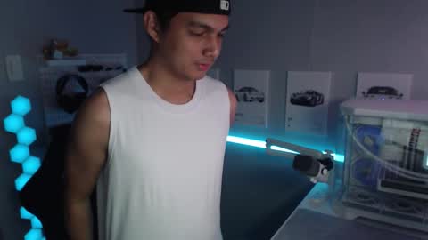 Snapshot of justagamerxxx chatting on 11/18/25, 06:34 Rhys online show from 11/18/25, 06:34