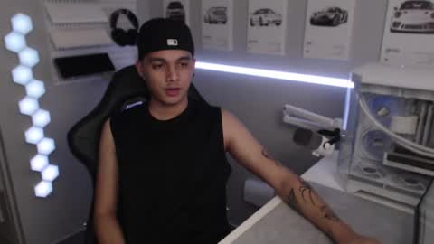 Snapshot of justagamerxxx chatting on 12/04/25, 07:11 Rhys online show from 12/04/25, 07:11