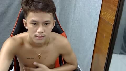 Snapshot of justcallme_james chatting on 06/10/26, 03:50 James online show from 06/10/26, 03:50
