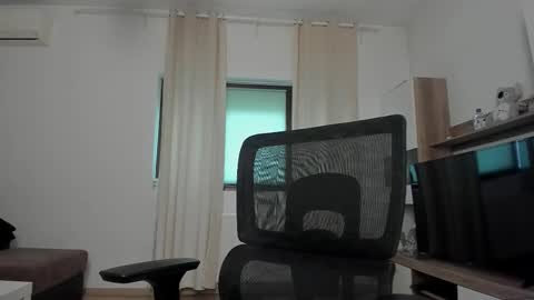 Chloe online show from 10/27/25, 07:01