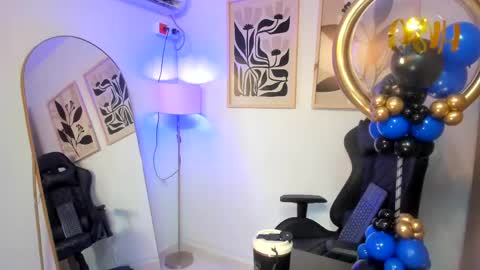 justin_payn14 online show from 05/25/26, 12:44