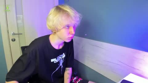 Snapshot of justinbyrd chatting on 04/07/26, 10:15 justTEEN online show from 04/07/26, 10:15