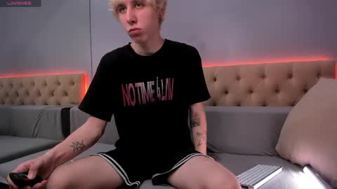 justTEEN online show from 05/21/26, 10:33