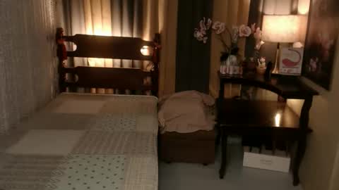 justine_hunk online show from 11/17/25, 07:36