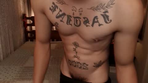 justine_hunk online show from 05/12/26, 07:11
