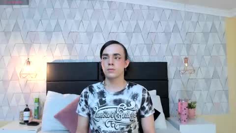 Justine online show from 11/19/25, 02:44