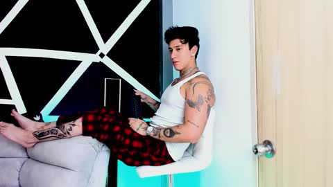 Snapshot of justinfuller_31 chatting on 10/12/25, 09:25 justinfuller_31 online show from 10/12/25, 09:25