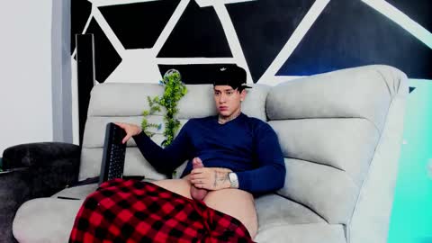 Snapshot of justinfuller_31 chatting on 10/25/25, 05:08 justinfuller_31 online show from 10/25/25, 05:08