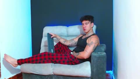 justinfuller_31 online show from 01/12/26, 05:40